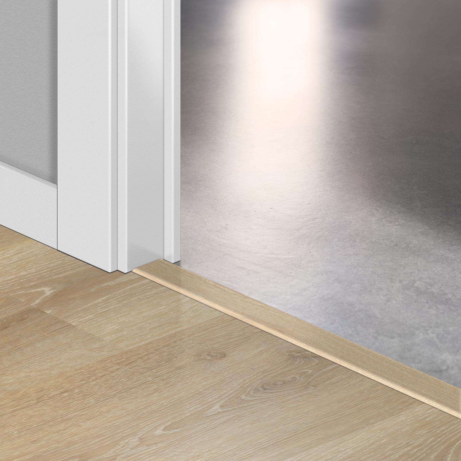 2150mm Quickstep Laminate Incizo Tennessee Oak Light Wood Profile Image 5
